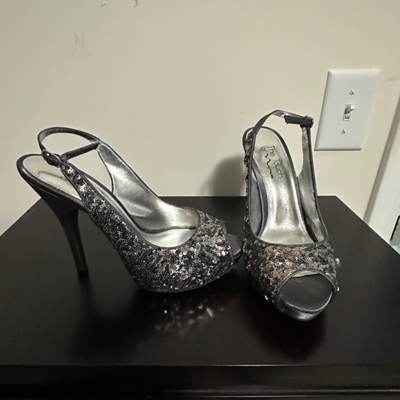 The Touch of Nina Gray/Silver/Sequins Open Toe w/buckle closure - Picture 2 of 6